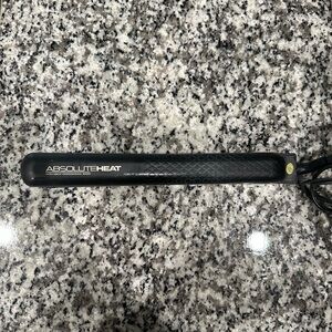 Absolute heat hair straightener
